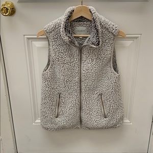 Sherpa fleece vest by Thread & Supply size S